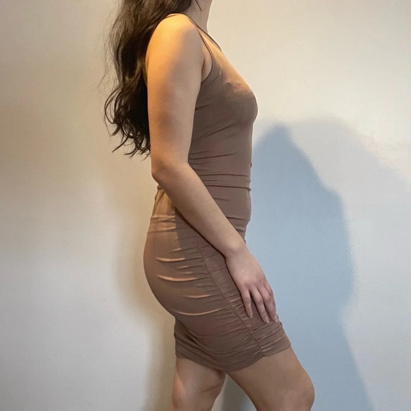 🌟 Elevate Your Style: Woman’s  Form-Fitting Stretch Dress, Size Medium, Tan 🌟 - Picture 3 of 9